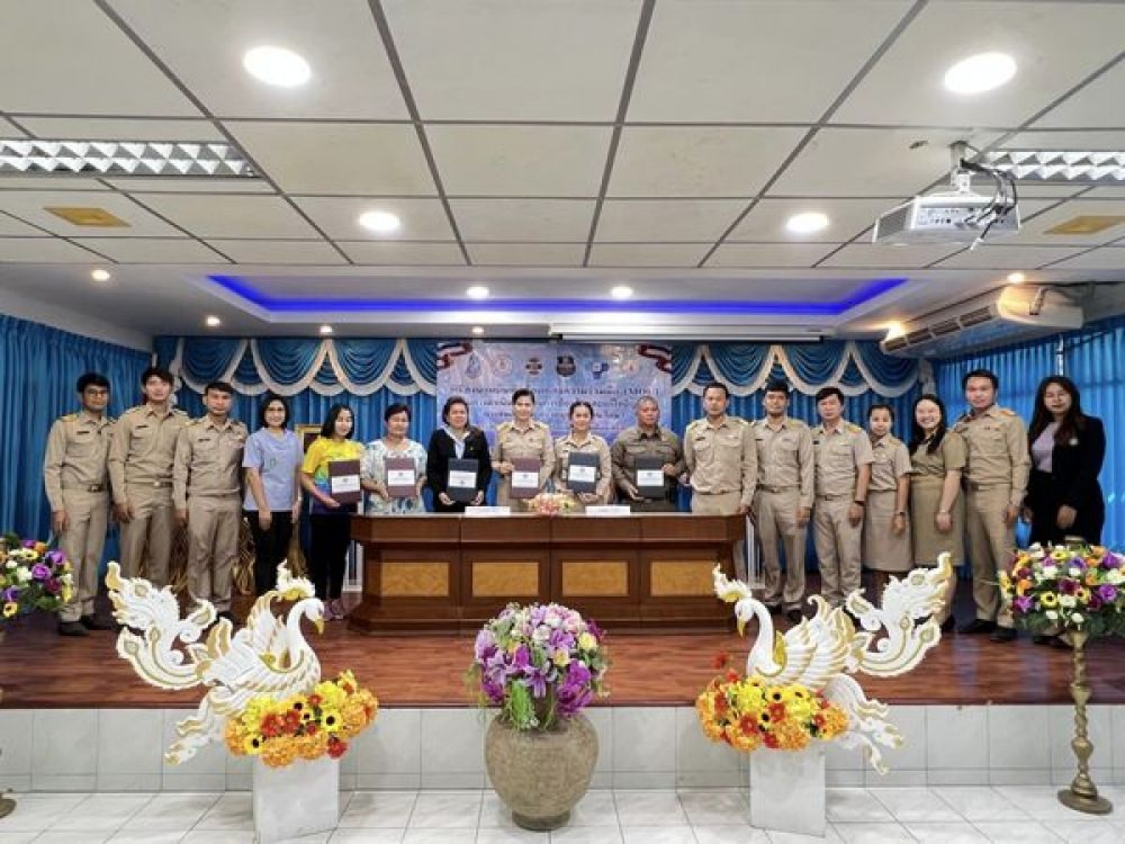 พิธีลงนาม (MOU) โครงการสถานศึกษาสีขาวปลอดยาเสพติดและอบายมุข