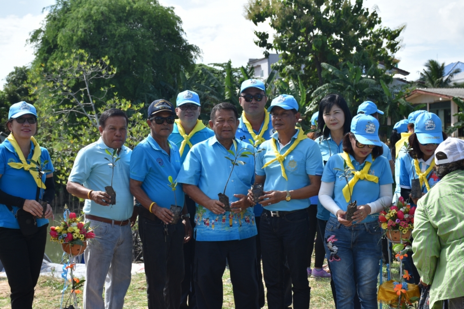 โครงการทำความสะอาดและพัฒนาในวันเฉลิมพระชนมพรรษา ประจำปี 2561 (ปลูกต้นไม้และปลูกป่าชายเลน)