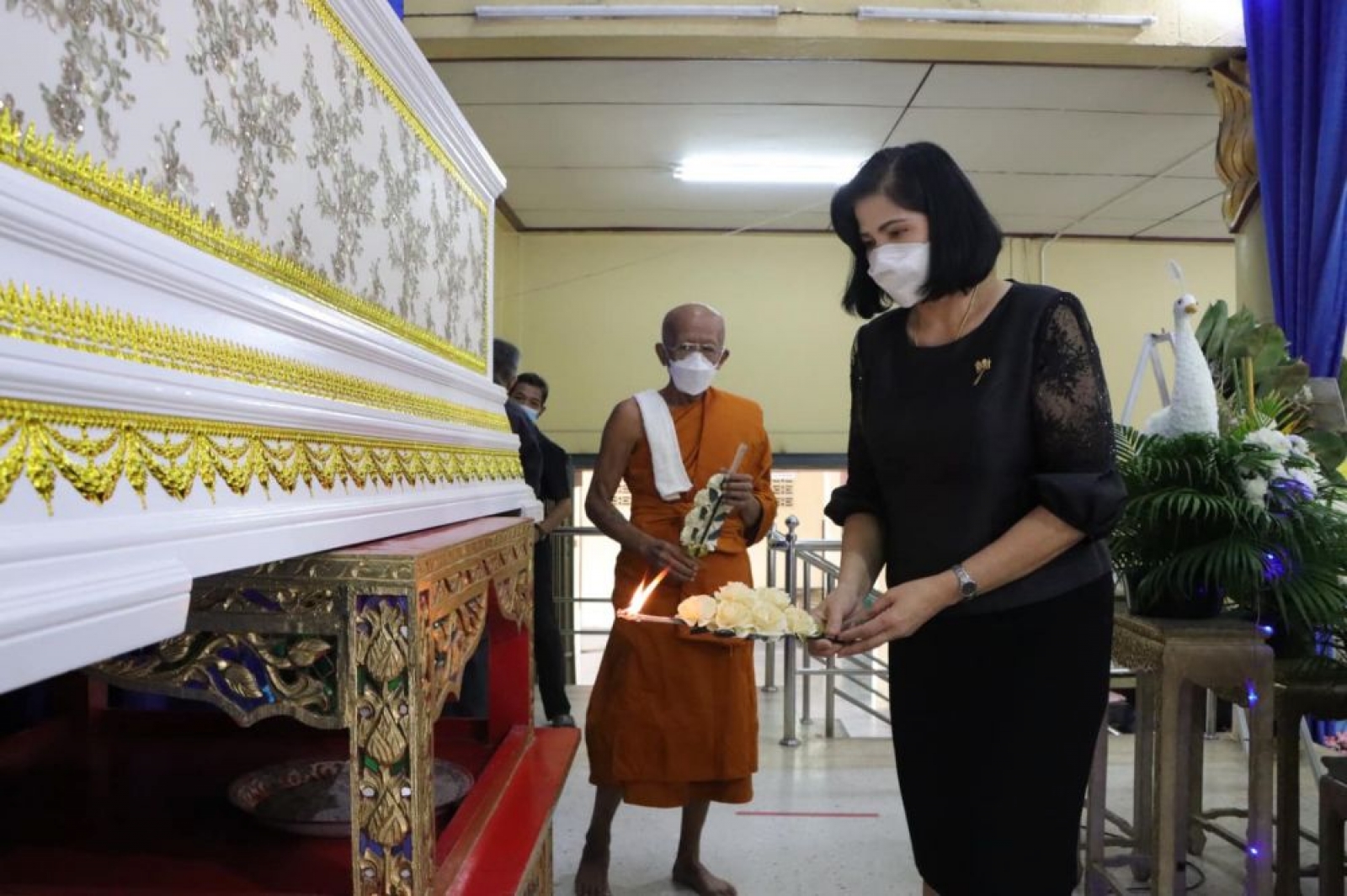 ร่วมพิธีประชุมเพลิง “คุณแม่สายพิณ แก้วอาภรณ์เหลือง” 