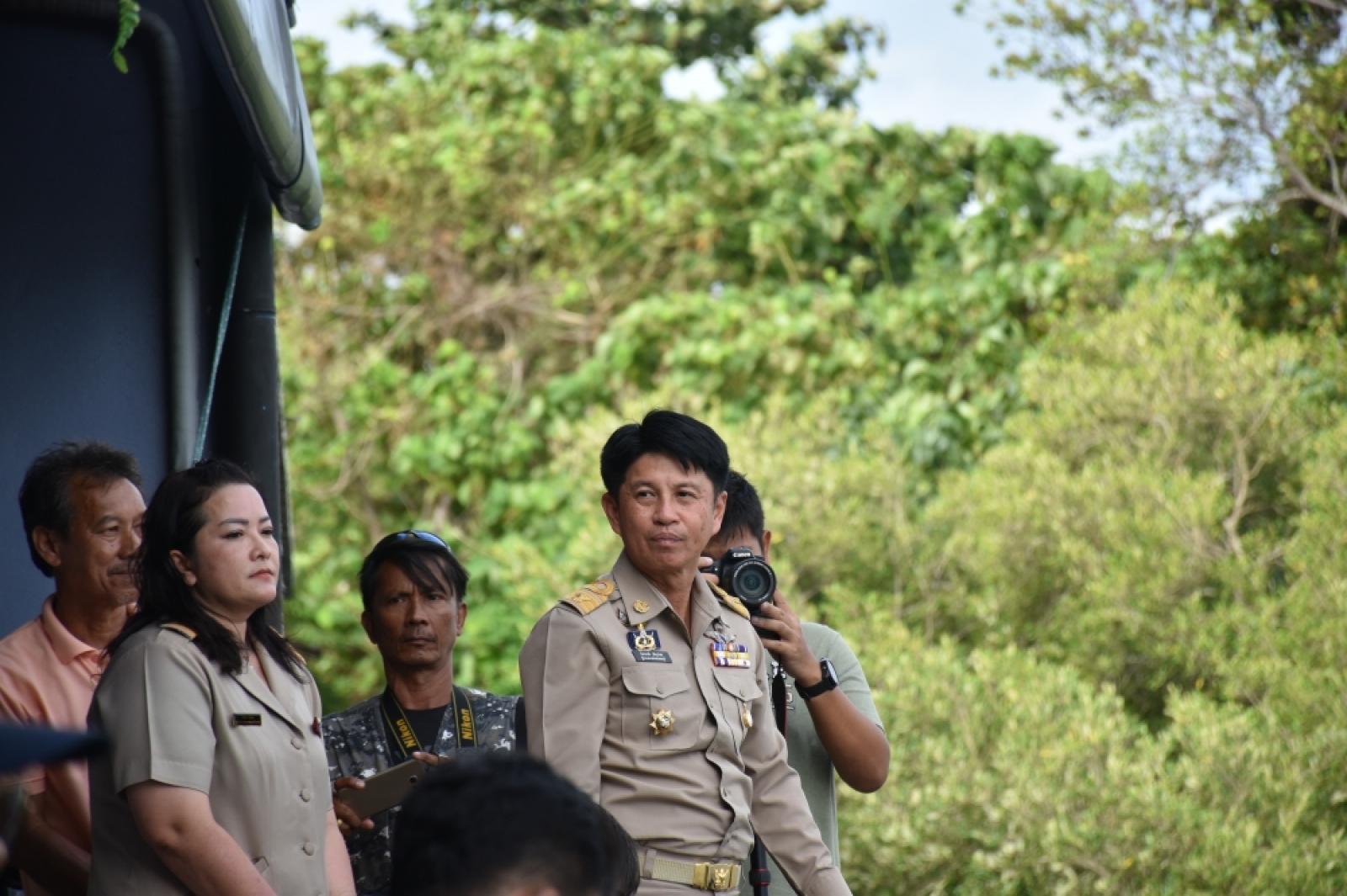 แก้ปัญหาน้ำเน่าเสียในเบื้องต้น ด้วยการโยนลูก EM BALL จำนวน 1,000 ลูก