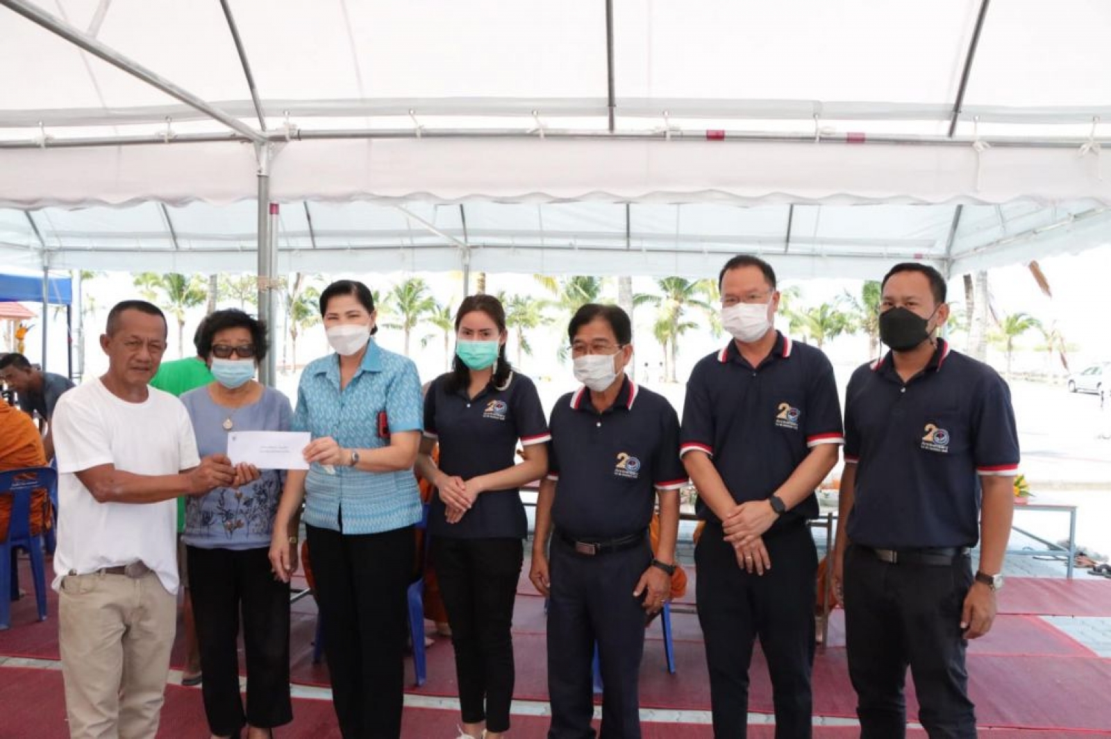 กิจกรรมทำบุญชายหาดบ้านอำเภอ หมู่ที่ 3  ผู้บริหารเทศบาลโดยนางสาวระพีพรรณ รัตนเหลี่ยม  พร้อมคณะผู้บริหารฯ