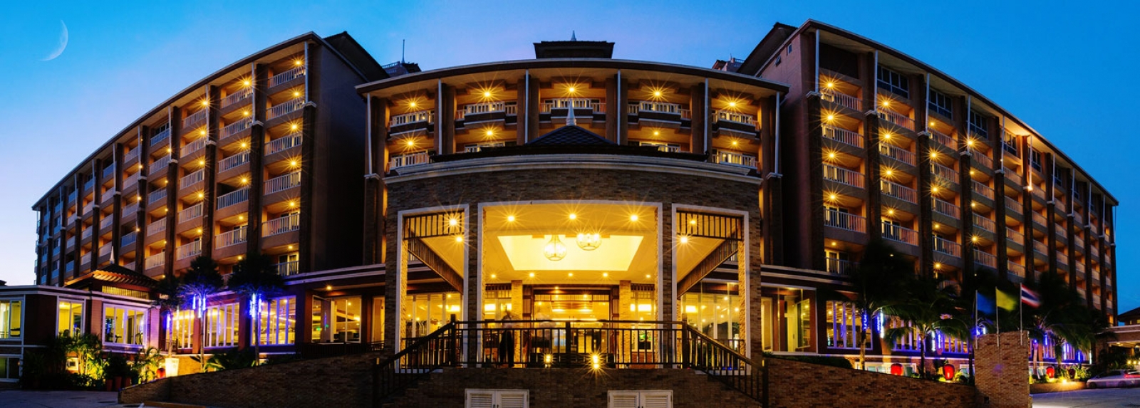 โรงแรมทรายสวรรค์บีชรีสอร์ท
