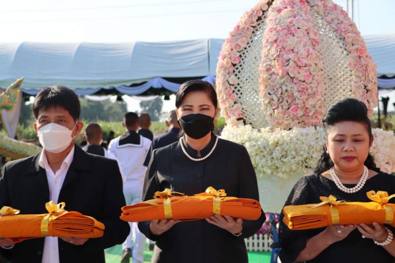 ร่วมพิธีประชุมเพลิง “คุณแม่สมบูรณ์ ทรัพย์นา” อายุ 90 ปี  