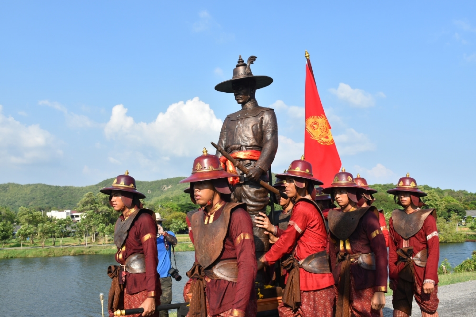 โครงการ 250 ปี ตามรอยกองเรือยกพลขึ้นบก สมเด็จพระเจ้าตากสินมหาราช จากจันทบุรีสู่อยุธยา