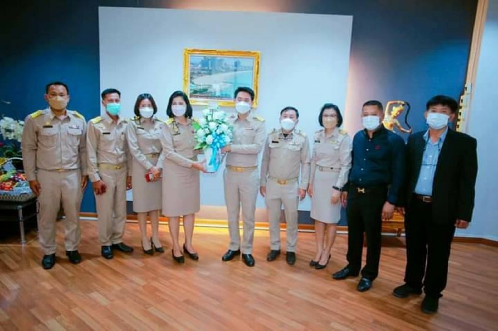  นายกเทศมนตรีตำบลนาจอมเทียน ร่วมแสดงความยินดีนายกเมืองพัทยา ในโอกาสเข้าทำงานวันแรก