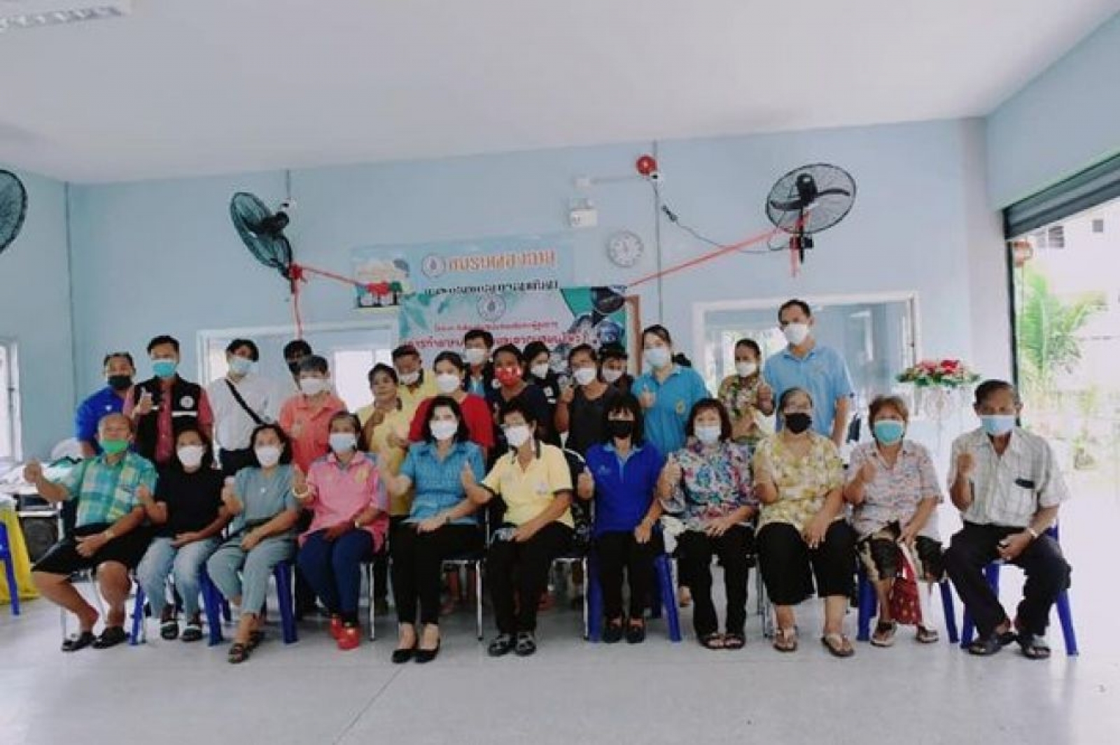 โครงการส่งเสริมสนับสนุนชมรมผู้สูงอายุ การทำยาหม่องครีมและยาดมสมุนไพร 