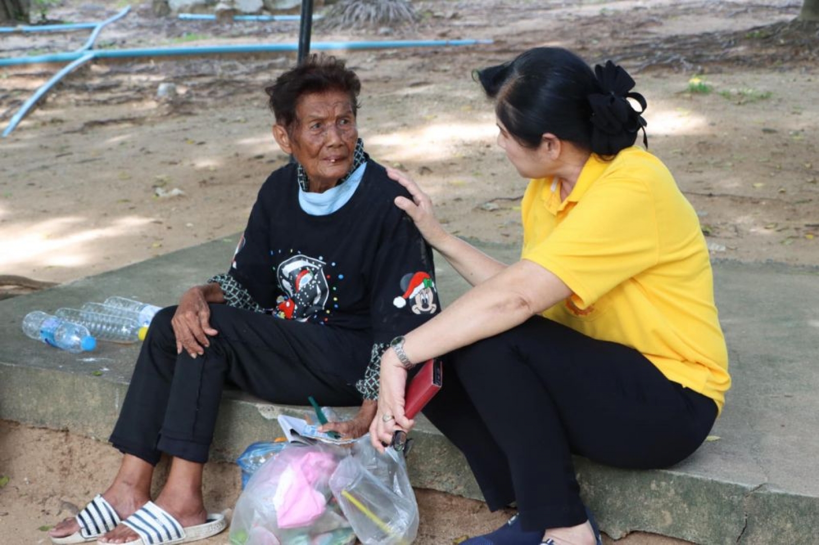 ลงพื้นที่สำรวจ และพบประชาชน