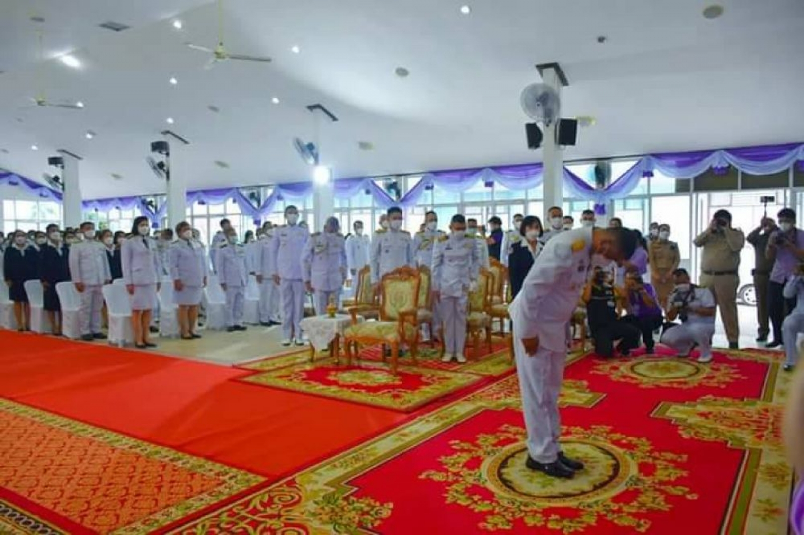 อำเภอสัตหีบกำหนดจัดกิจกรรมเฉลิมพระเกีรติสมเด็จพระนางเจ้าฯ พระบรมราชินี พิธีทำบุญตักบาตรถวายพระราชกุศล