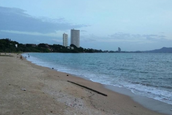 การดำเนินการเก็บขยะชายหาดบ้านอำเภอ