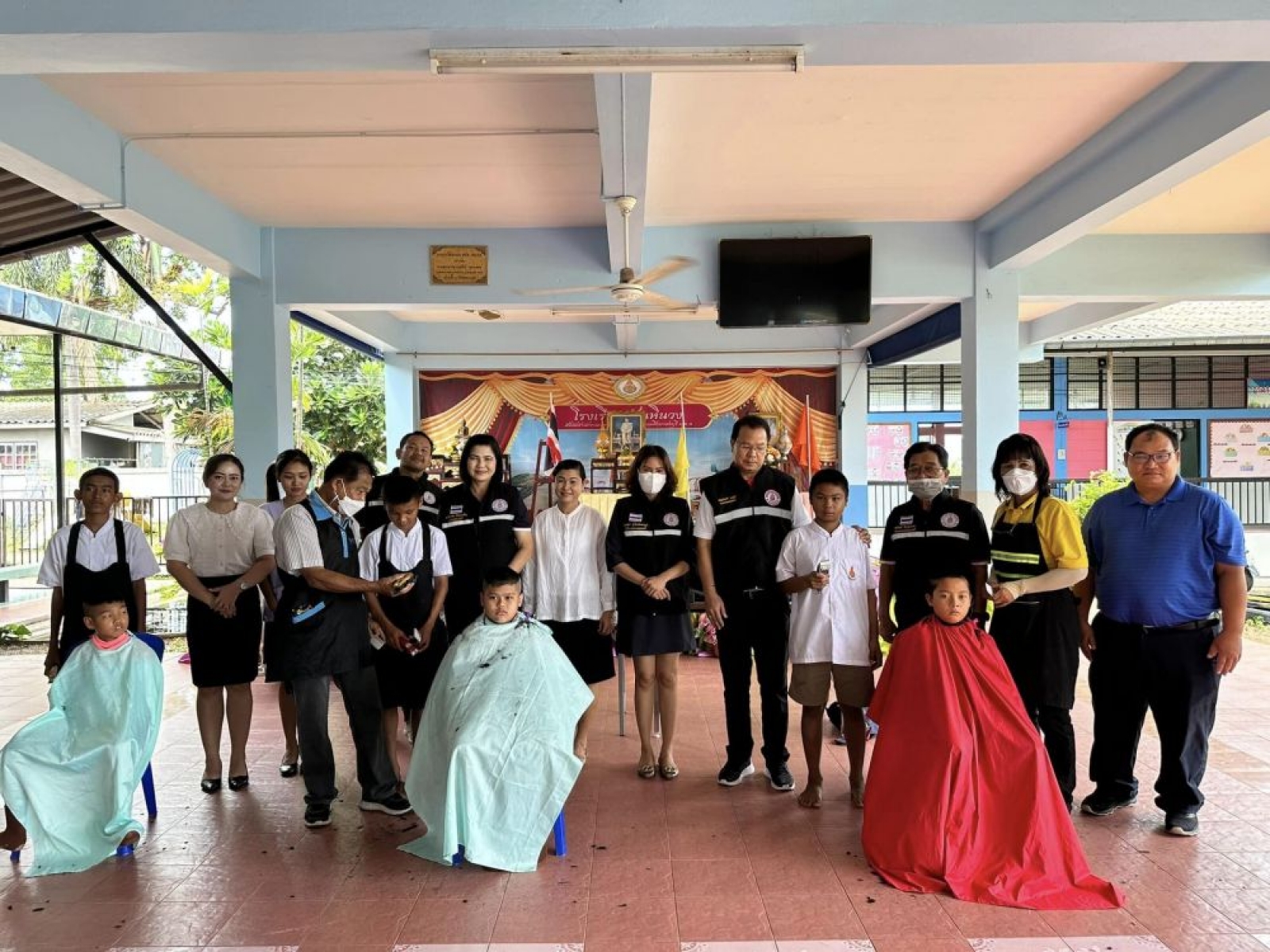 กิจกรรมส่งเสริมอาชีพตัดผมในโรงเรียน 